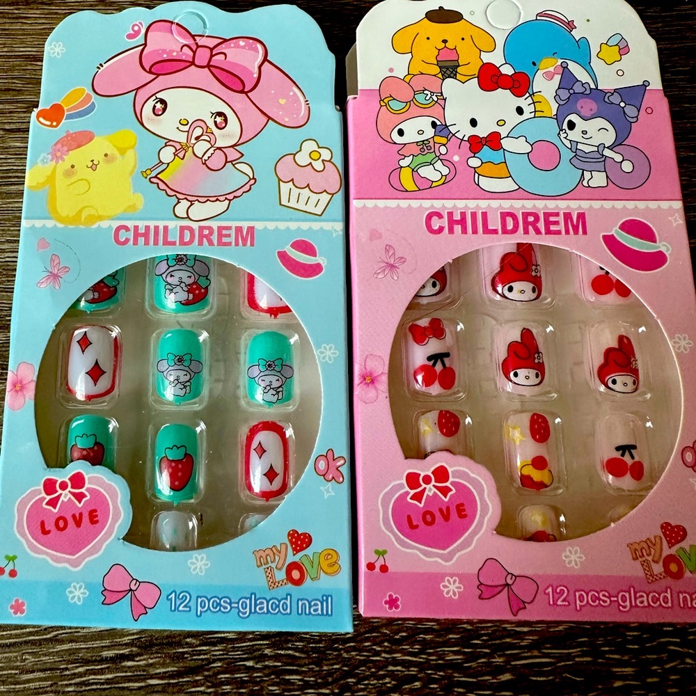Hello Kitty Nails and vanity sets for girls